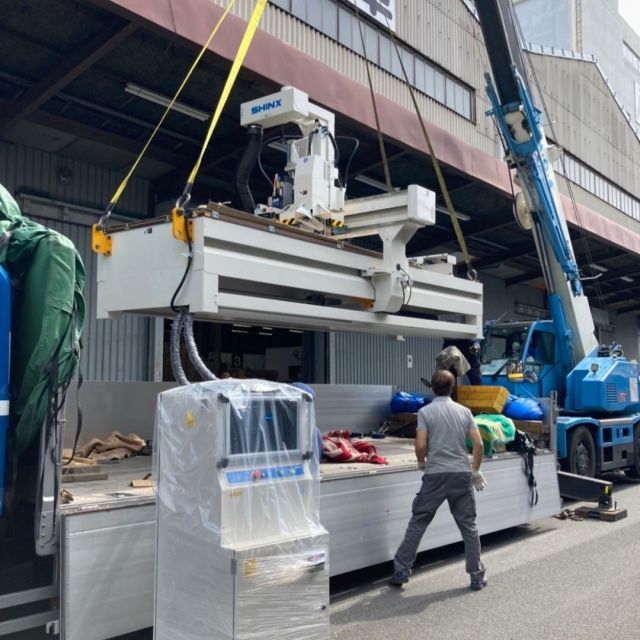 大阪市城東区の目黒工芸 大阪事業所/工場様に、ガントリー型NCルータ ZXGN-1331SP を納品させていただきました。
誠にありがとうございます。
目黒工芸様は、自社工場を設け、企画から施工まで一貫した体制で、あらゆる分野の集客空間を創り上げていらっしゃいます。
https://www.megurokogei.co.jp/

#shinx
#木工
#製品
#開先加工機
#パネルソー
#ランニングソー
#NCルーター
#ルーター加工機
#NCボーリング
#トリミングソー
#目黒工芸
#大阪府大阪市