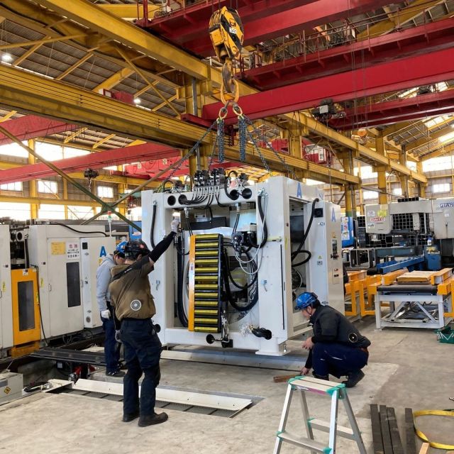 日本有数のコラム加工・販売会社として
優れた技術と品質の高さを提供している
ヤシマナダ 九州工場様（北九州市若松区）に、通過式コラム開先加工機 VZⅡ-600Wを納品させてさせていただきました。誠にありがとうございます。
チームシンクスでヤシマナダ様の生産性向上に貢献いたします！

#shinx
#シンクス
#シンクステコム
#木工
#開先加工機
#パネルソー
#spn2
#製品
#ランニングソー
#NCルーター
#ルーター加工機
#NCボーリング
#H形鋼
#開先加工